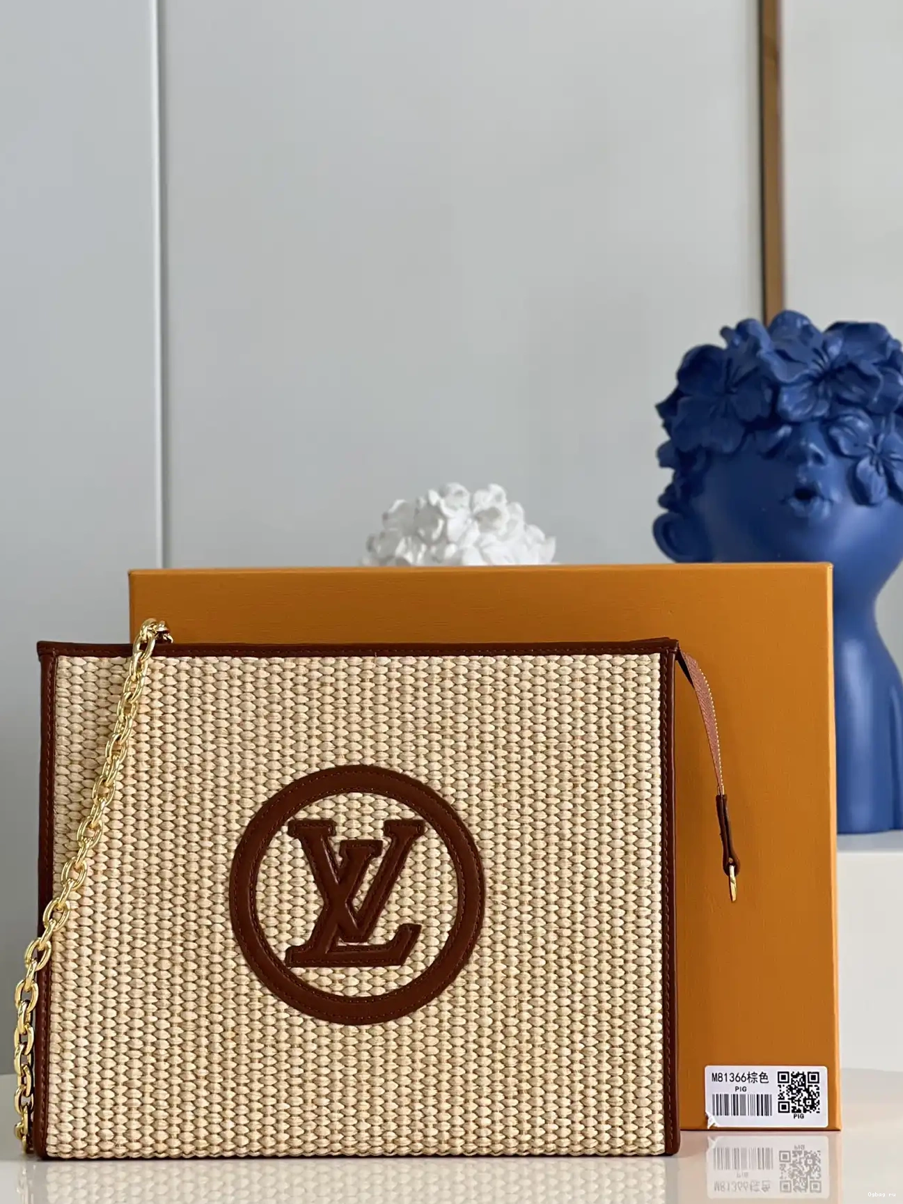 LOUIS ON TOILETRY CHAIN POUCH VUITTON 0606